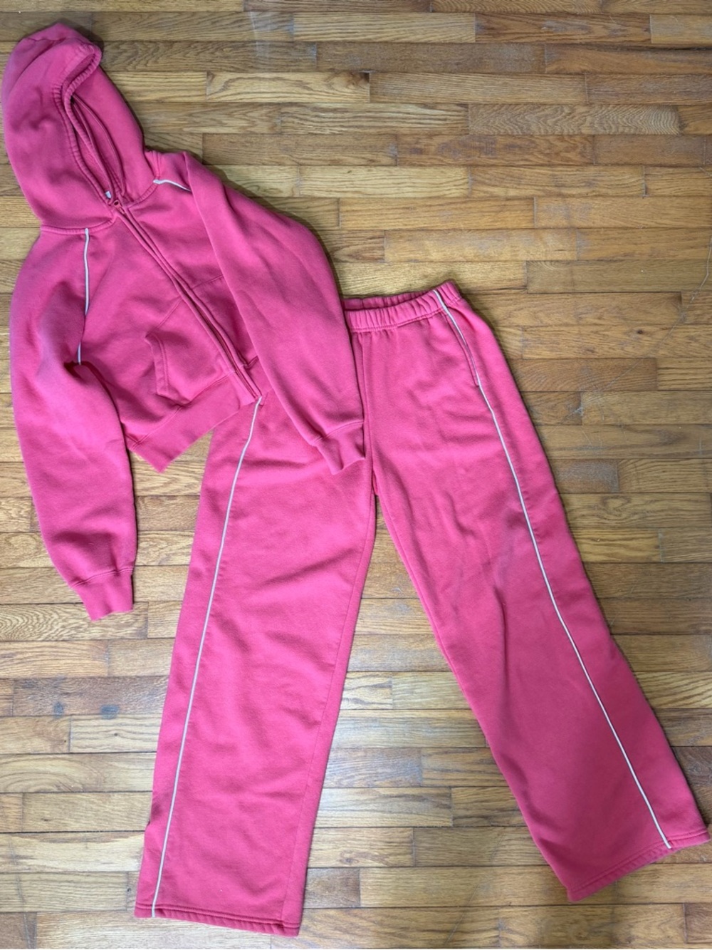 Pink Rose: Women’s Dusty Rose Sweat Set with White Piping